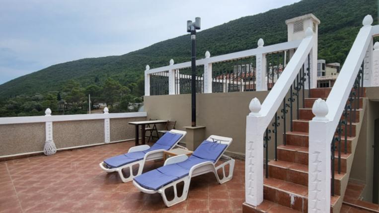 Stunning villa with pool and panoramic views of the bay